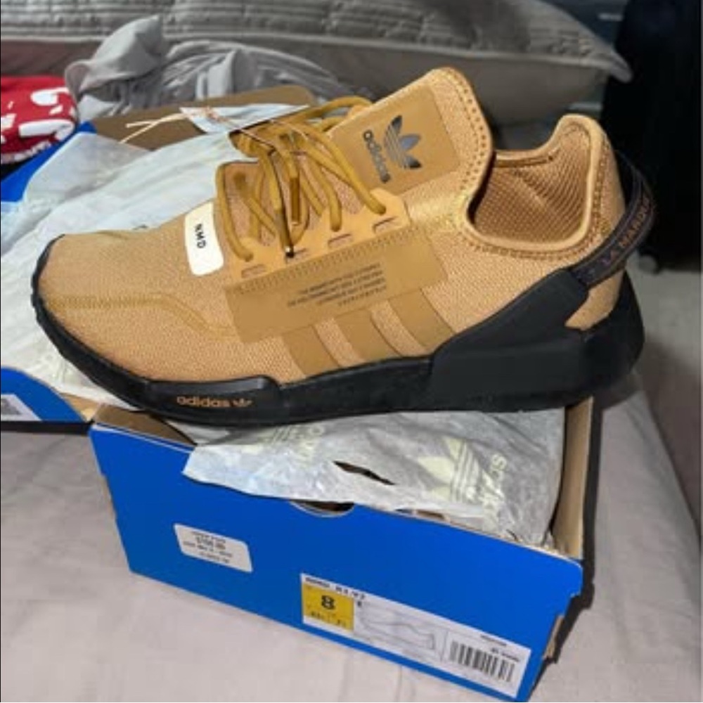 Adidas NMD R1.V2 - Picture 5 of 7